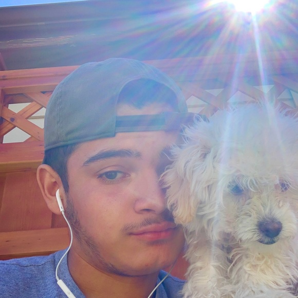 Meet your Posher, Josue - Picture 1 of 1